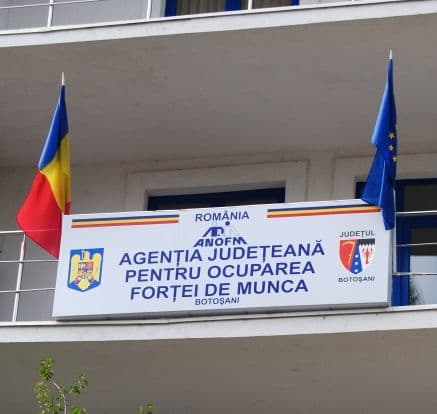 Somerii dorohoieni vor lua si ei bani mai putini