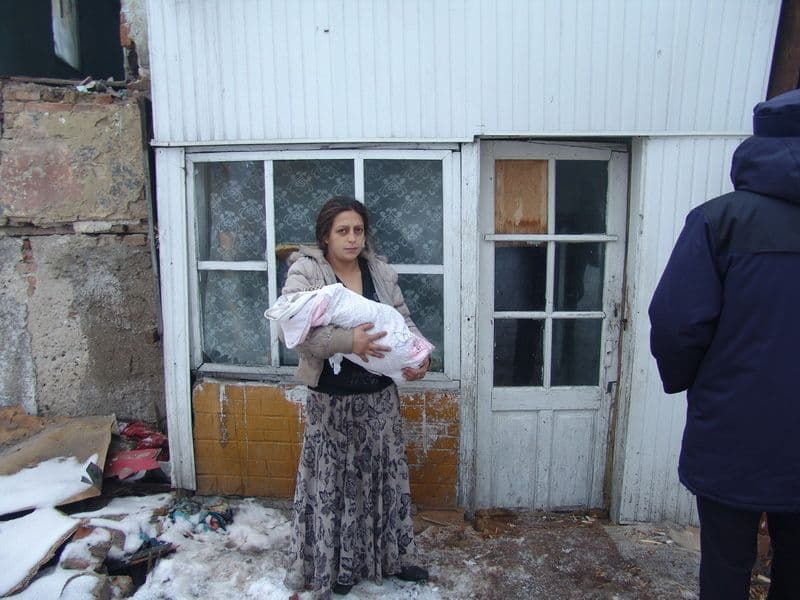 Demolari ingreunate de o familie de romi