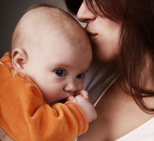 Mamele care stau acasă doi ani pierd protecţia statului