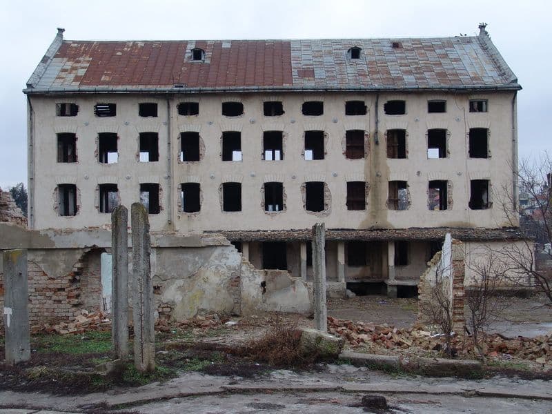 Fosta moara de grau furata bucata cu bucata
