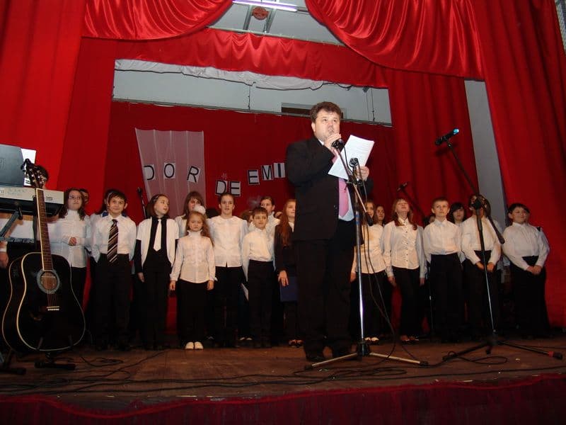 [GALERIE FOTO] Sala Teatrului Dorohoi : “Dor de Eminescu”