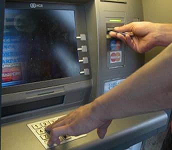 Atenţie la bancomatele false