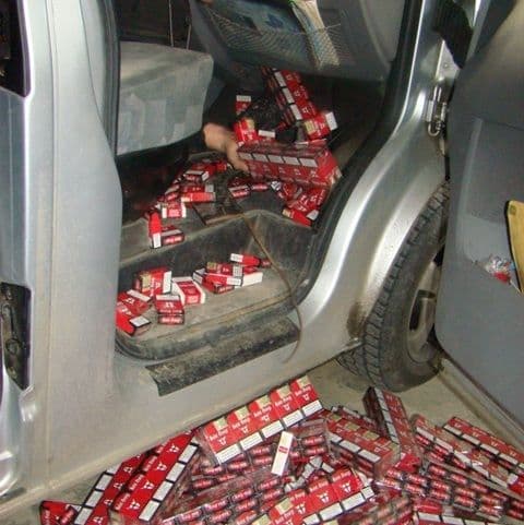 Confiscare ţigări  