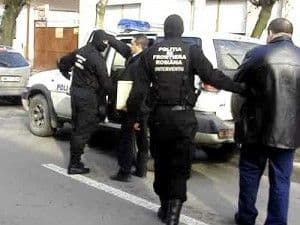 Dosarul Siret: un poliţist făcea 2.000 euro pe tură, un vameş 6.000