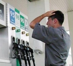 Benzinarii au reluat scumpirile