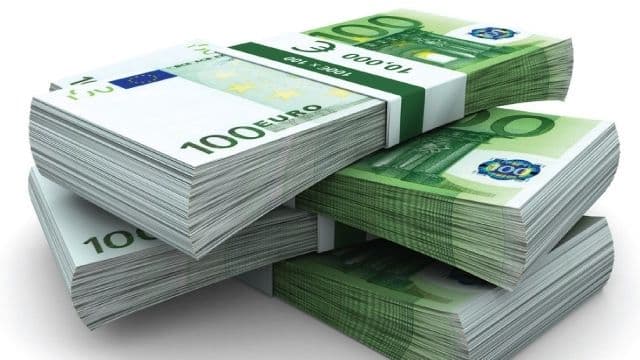  În ce condiţii pot primi tinerii 10.000 de euro nerambursabili de la stat