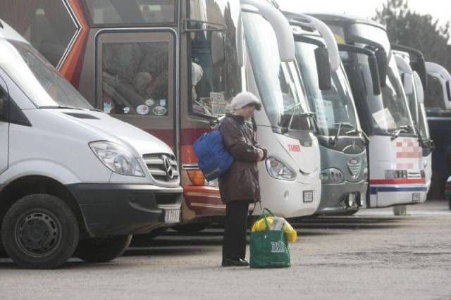 Drepturile pasagerilor care călătoresc cu autobuzul, în vigoare din 2013