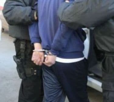Autorul a două infracţiuni de furt calificat, reţinut de poliţiştii botoşăneni