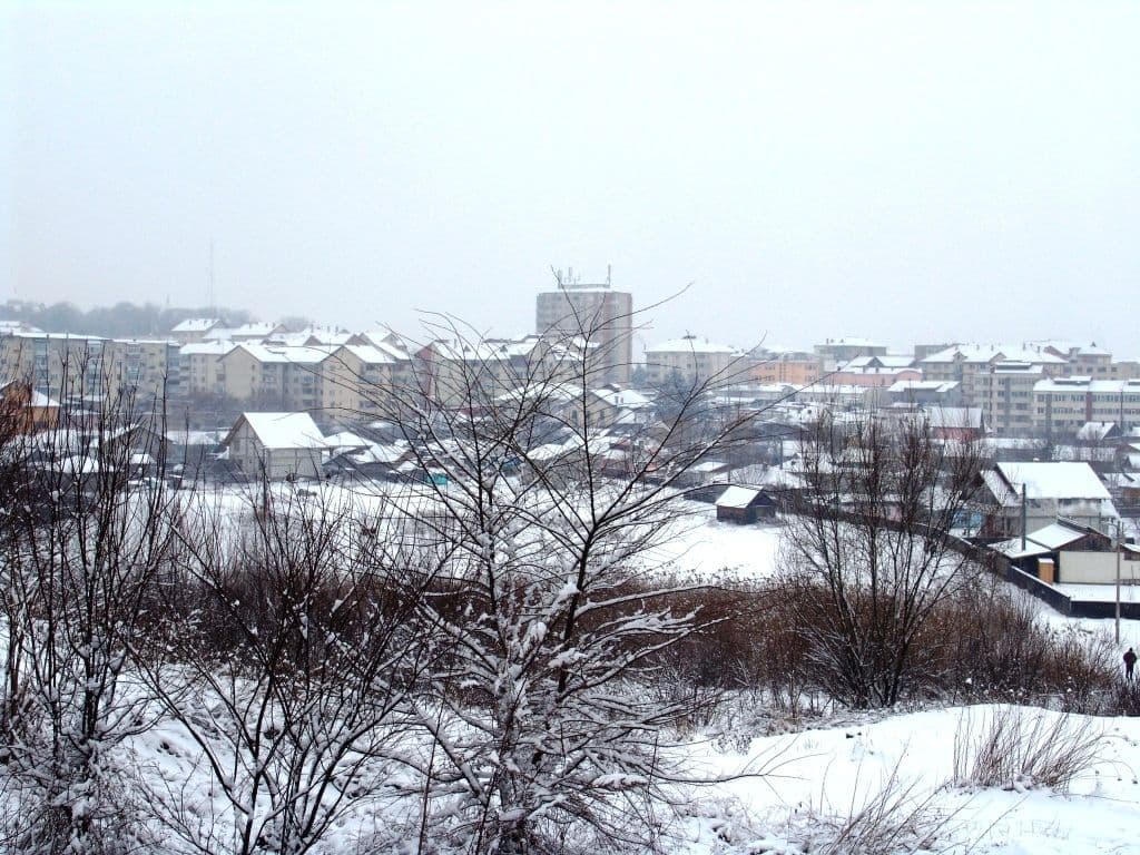 Dorohoiul îmbracă straie albe