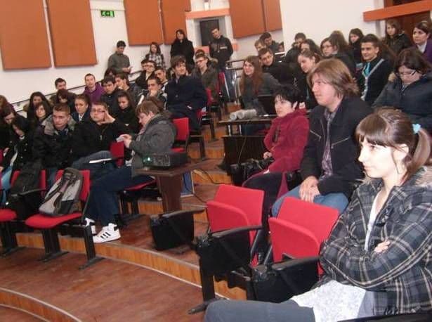 Colegiul Naţional „Grigore Ghica”: Elevii claselor a XII-a s-au hotărât asupra profesiilor