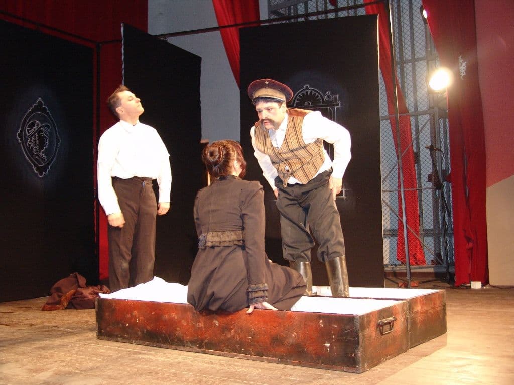[VIDEO][FOTO] Elevii de la “Regina Maria” la teatru