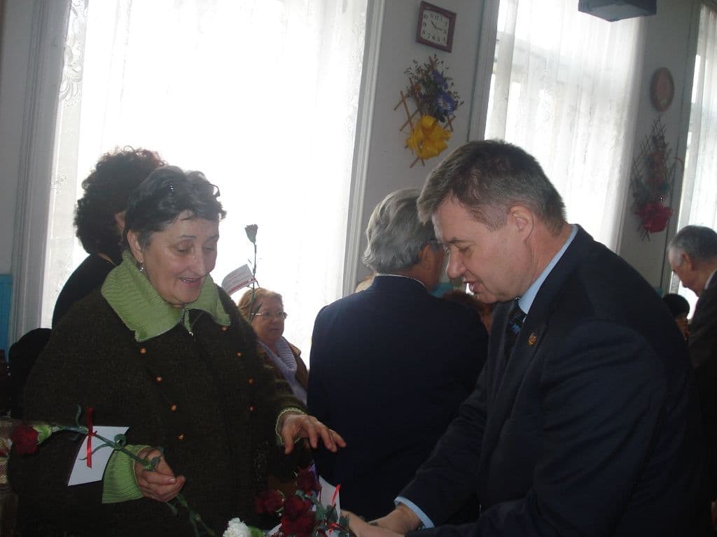Social-democrații au sărbătorit astăzi doamnele din Sindicatul Judeţean al Pensionarilor