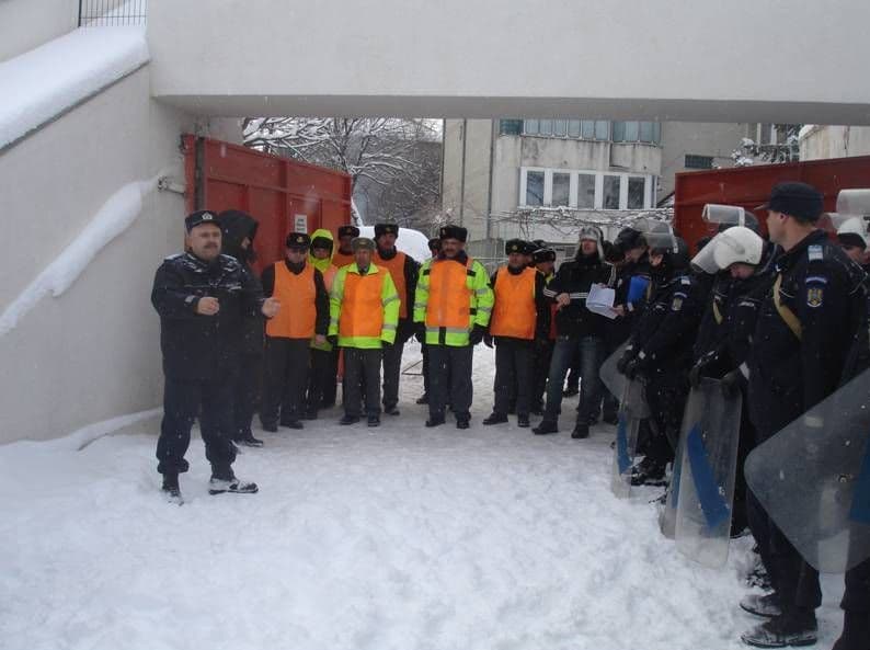 Misiuni de asigurare a ordinii publice executate de jandarmii botoşăneni cu ocazia meciurilor de fotbal, liga a II a şi a III a