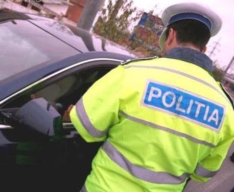 Autoturism cu număr fals de înmatriculare depistat în trafic 