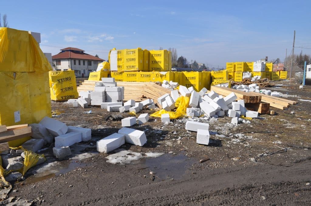 Dorohoi: Materiale bune de...FURAT!