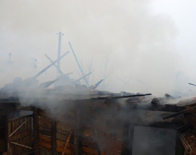 Adăpost de animale incendiat de un jar purtat de vânt