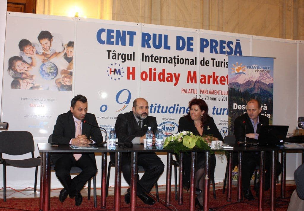O nouă televiziune : Panglică taiată la inaugurarea televiziunii Travel Mix
