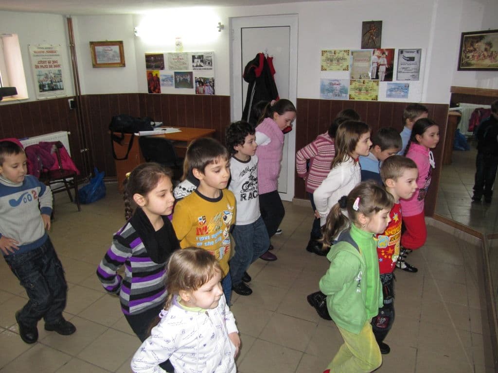 [FOTO] Cercul de „Dansuri populare” - Clubul Copiilor şi Elevilor Dorohoi