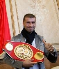 Bute, campion mondial prin KO