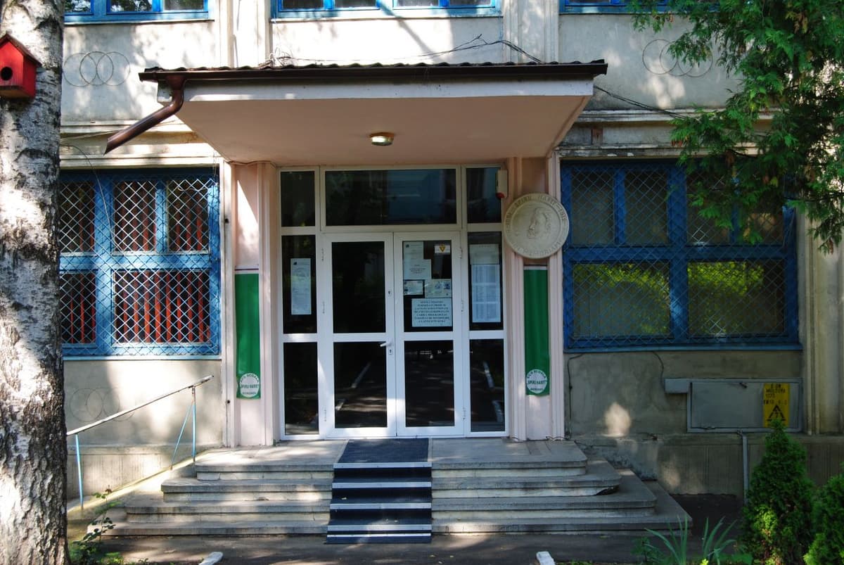 Luni se reiau cursurile la Şcoala Nr. 5 din Dorohoi