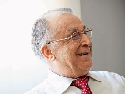 Iliescu: Udrea este o femeie drăguţă, care are în mod real calităţi, umbrite însă de nişte răutăţi