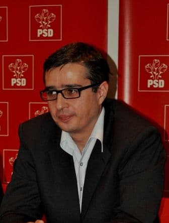 Deputatul Andrei Dolineaschi a obţinut de la colegii săi din PSD sprijinul pentru profesorii botoşăneni