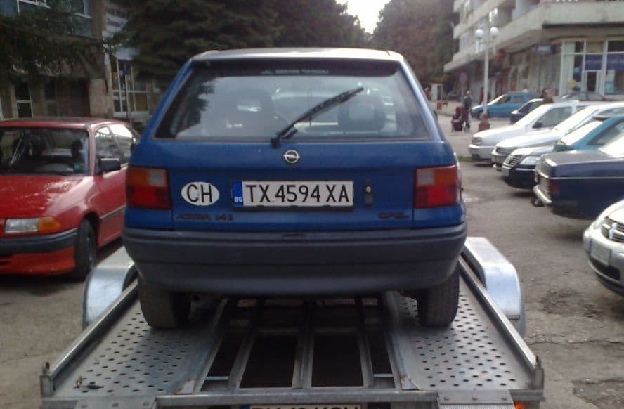 Românii îşi înmatriculează maşinile în Bulgaria, la preţuri mult mai mici