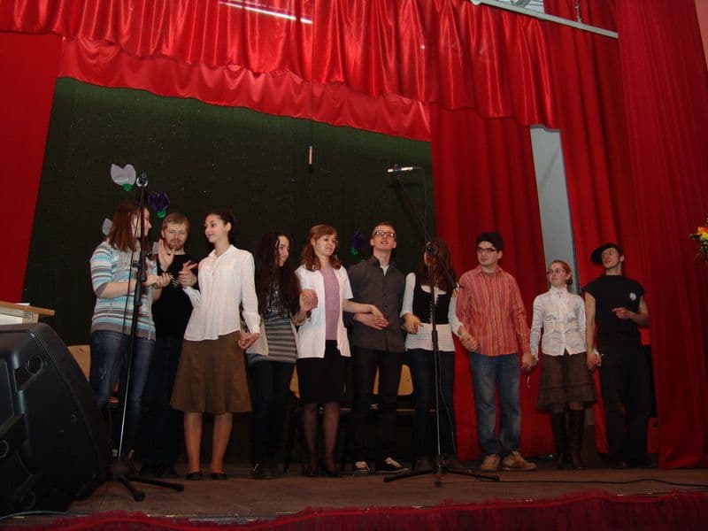 [FOTO] Discuţii libere despre “Fericirea de a trăi”         
