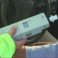 Tânăr prins de poliţişti,  băut la volan