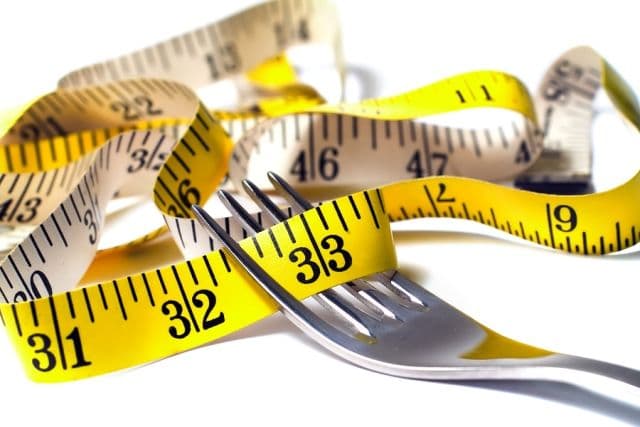 GREŞELI : De ce nu slăbiţi când ţineţi o dietă