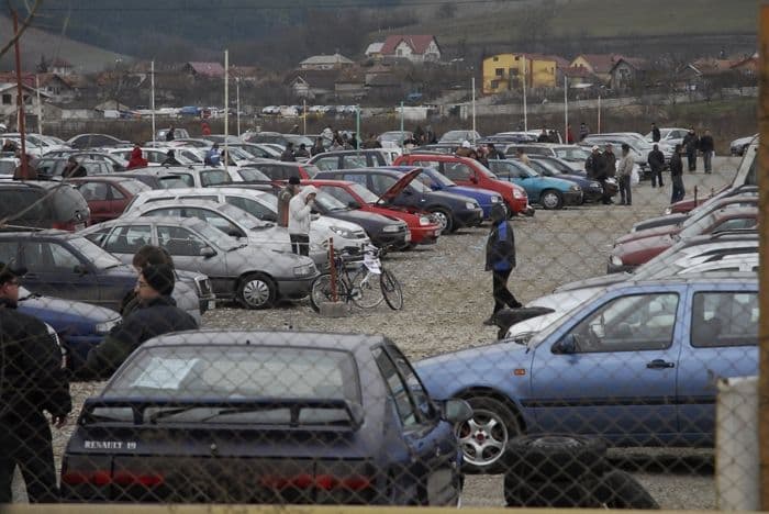 Aducerea maşinilor de peste graniţă nu mai este rentabilă