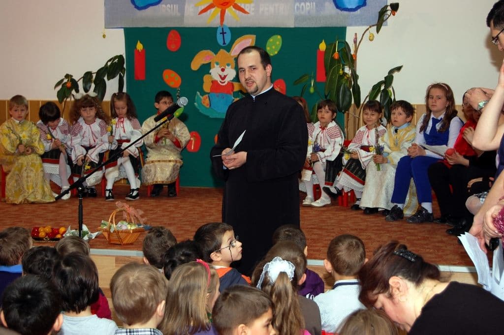 Dorohoi - Parteneriat Educational : „Lumina Sfântă a Învierii”