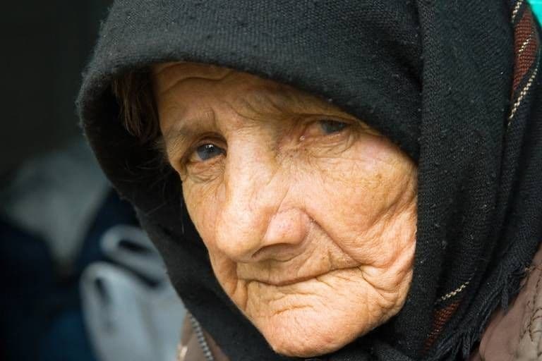 Trei țări lăsate fără internet de o bătrână din Georgia