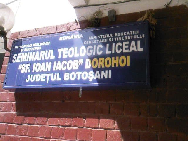 Elevii defavorizaţi de la Seminarul Teologic din Dorohoi vor beneficia de burse