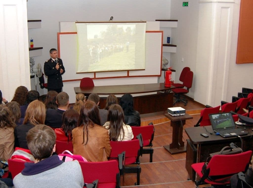 [VIDEO] I.S.U. Botoşani |  Informare preventiva a tinerilor din Colegiul National “Grigore Ghica” Dorohoi