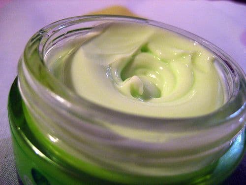 Lista ingredientelor dăunătoare din cosmetice