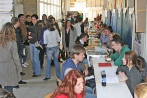 Esti student si nu ai inca un job? UE te ajuta sa-ti gasesti!