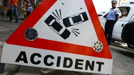 Au părăsit locul faptei, după ce au fost implicaţi în accidente de circulaţie 