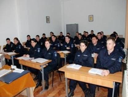 Elevi ai Şcolii Militare de Subofiţeri Jandarmi Fălticeni în practică la Dorohoi