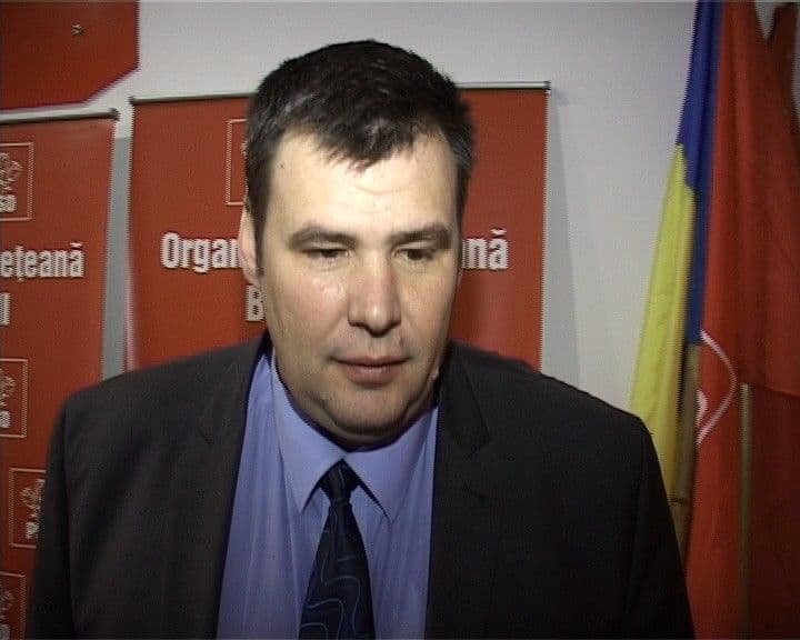 Oprişanu: „Domnul primar Flutur recunoaşte că ar fi aprobat masacrarea celor 230 de câini comunitari”