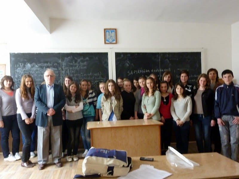 [VIDEO] Întâlnire a Europe Direct Botoşani cu tinerii de la Colegiul Naţional „Mihai Eminescu” în Săptămâna Europeană a Tineretului
