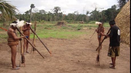 Un trib amazonian trăieşte în afara timpului: Fără vârstă sau ani