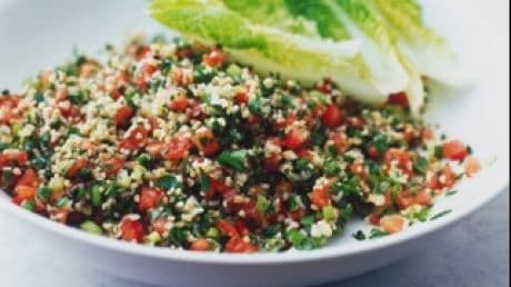 Salată libaneză cu couscous şi pătrunjel 