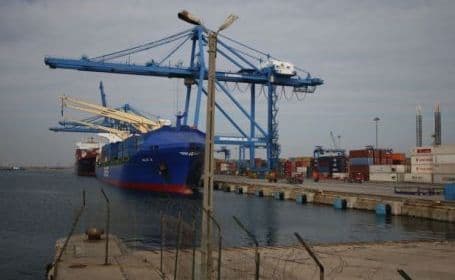 Raziile continuă : mașini de lux, găsite în containere 