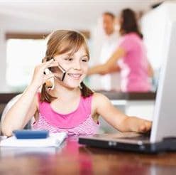 UE ar putea interzice telefoanele mobile în şcoli