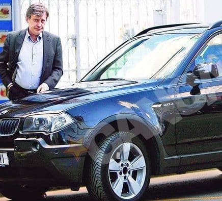 Mașina lui Crin Antonescu confiscată : Nu și-a plătit ratele