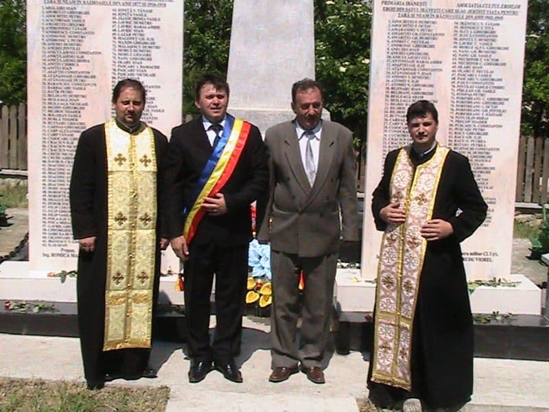 FOTO | Comunna Ibănești își cinstește eroii