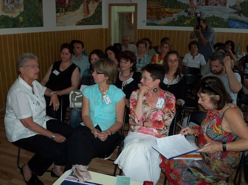 Cascada de activităţi derulate de echipa proiectului „Să spargem tăcerea” a reuşit să impresioneze delegaţia franceză