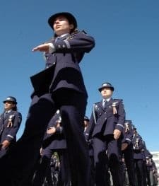 Încadrarea absolvenţilor în MAI blocată până în 2012 