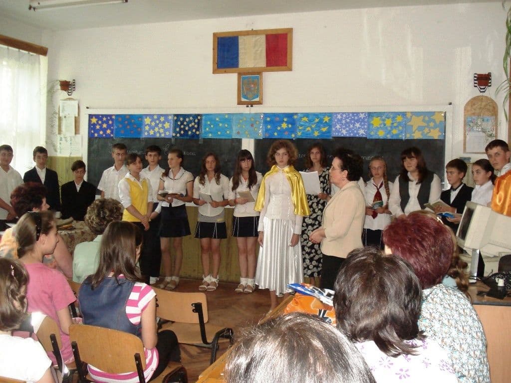 FOTO | Şcoala Nr.5 Spiru Haret Dorohoi „In memoriam Eminescu”